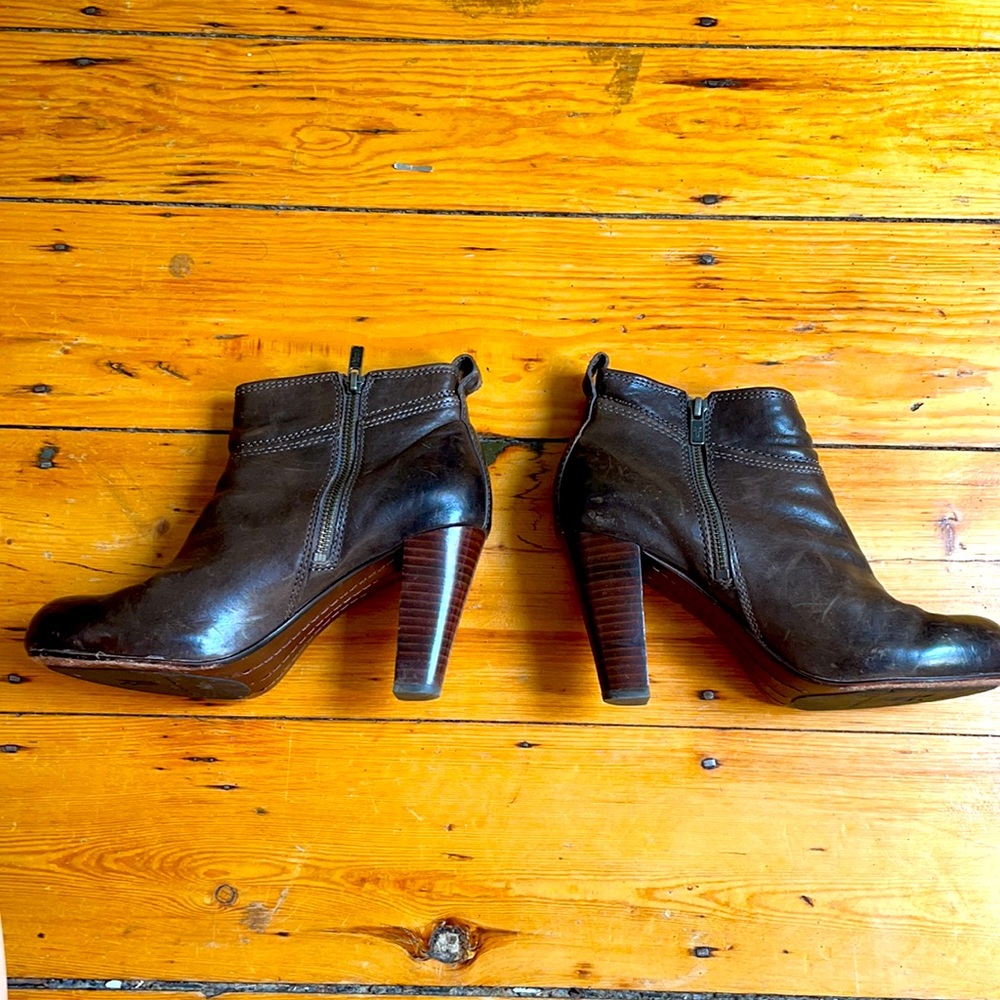 Frye Miranda Stud Bootie High Heel Size 8.5M Grey